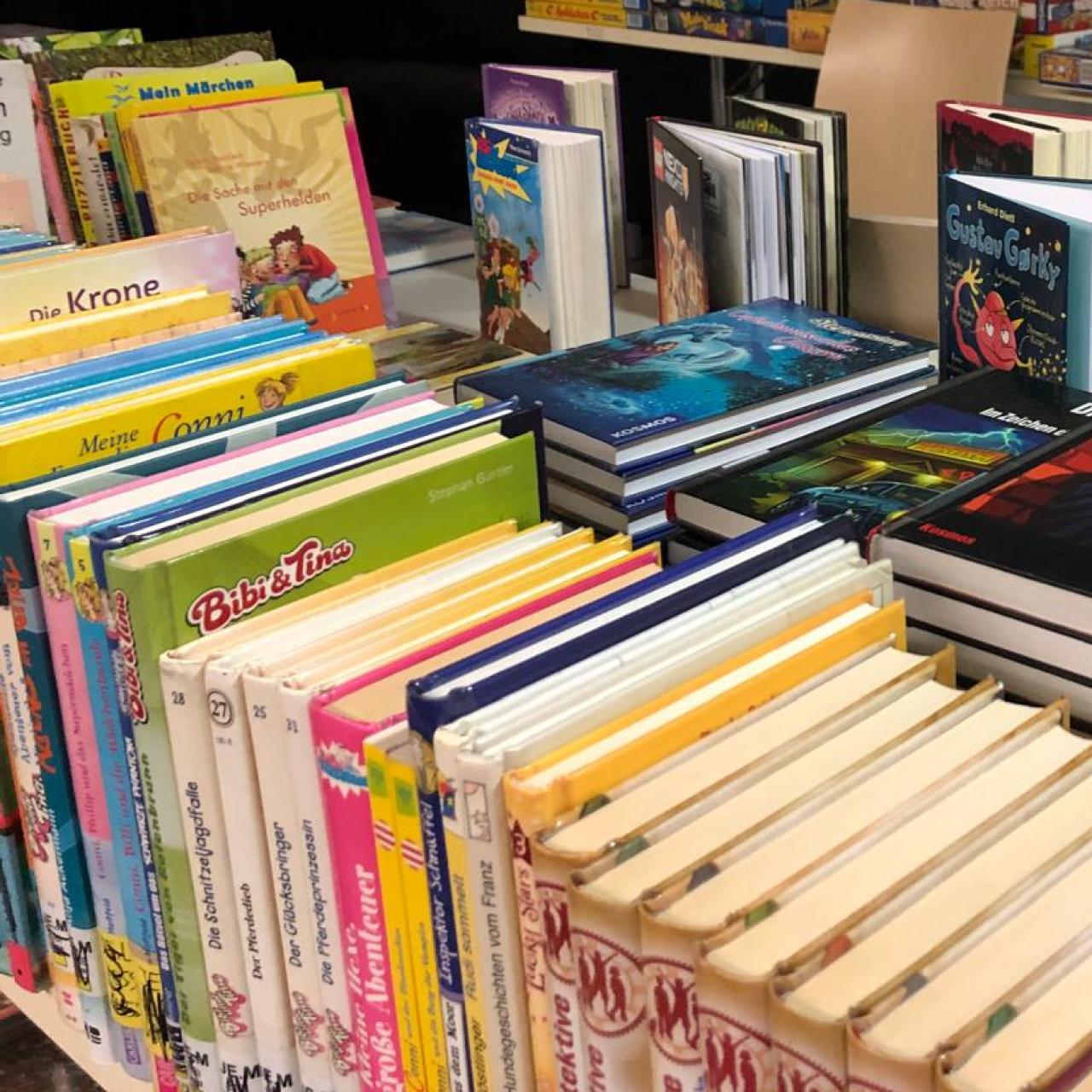 permanenter Buecherflohmarkt in der Bibliothek Mauthausen